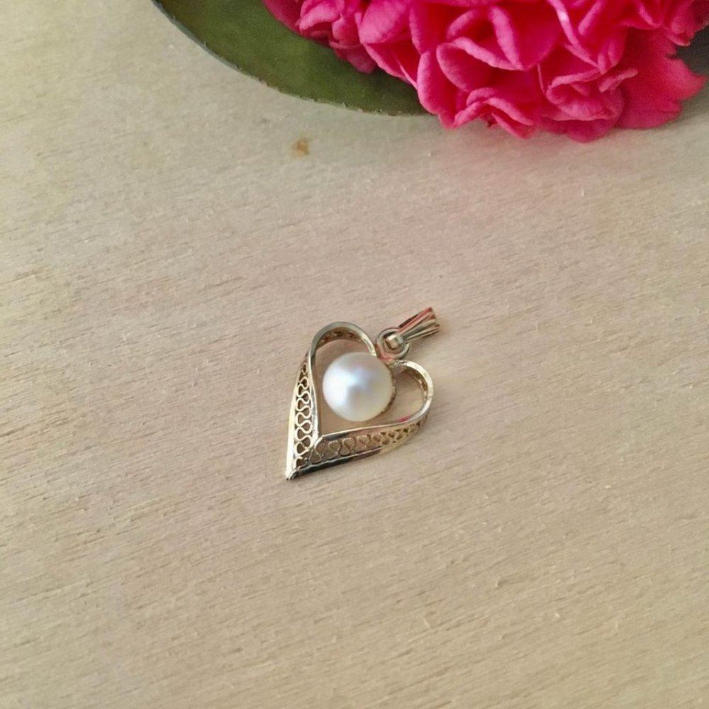 LP Vintage 60s 12KT Gold Filled Filigree Heart Pearl Necklace Pendant